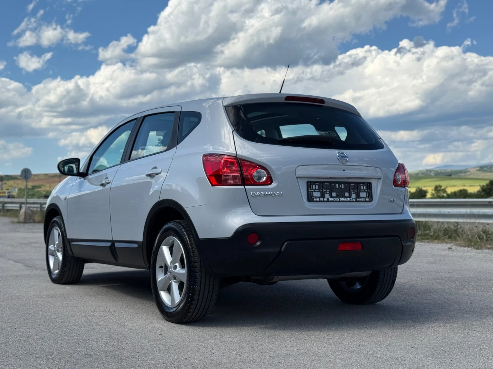 Nissan Qashqai 2.0-dci-4x4-TEKNA-УНИКАТ-ПАНОРАМА-КСЕНОН-ПОДГРЕВ, снимка 4 - Автомобили и джипове - 54931398