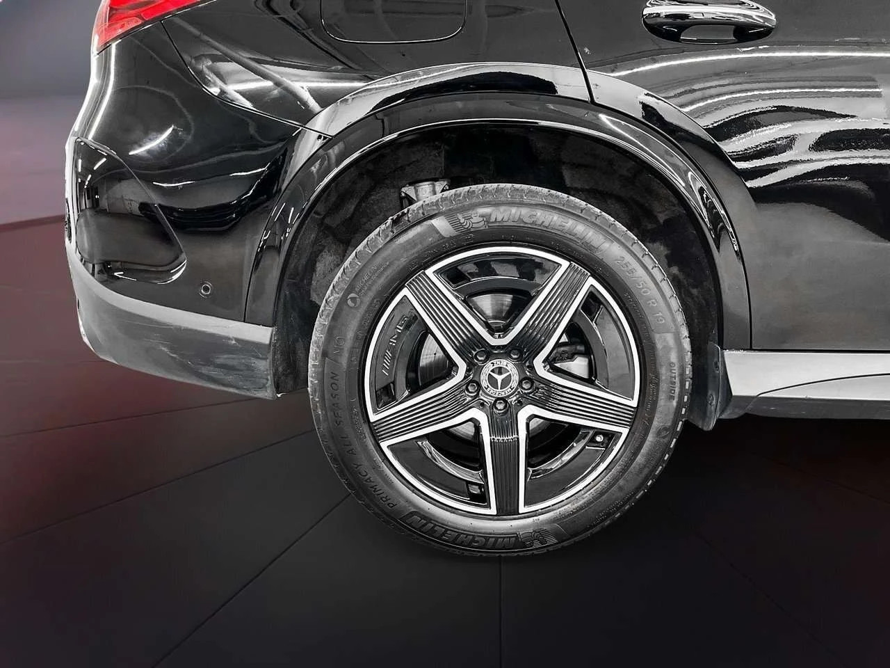Mercedes-Benz GLC 300 | CARFAX | ГЛАВНО ПРЕДСТАВИТЕЛСТВО НА MERCEDES, снимка 12 - Автомобили и джипове - 56009937