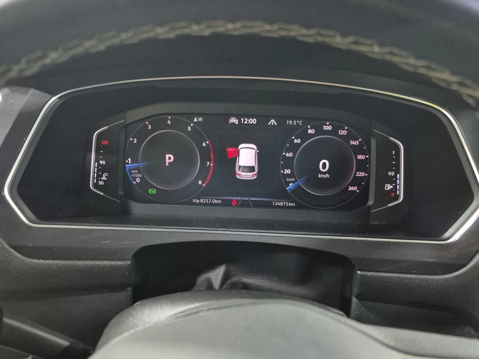 VW Tiguan * R LINE BLACK EDITION * ОПЦИЯ ЗА ФИНАНСИРАНЕ, снимка 11 - Автомобили и джипове - 56070649