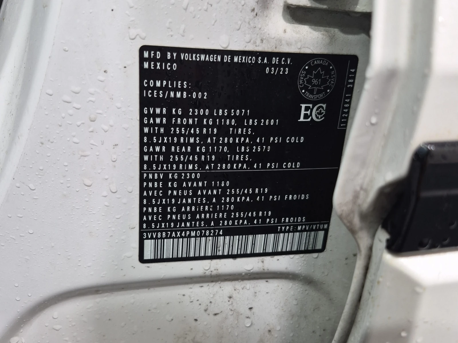 VW Tiguan * R LINE BLACK EDITION * ОПЦИЯ ЗА ФИНАНСИРАНЕ, снимка 16 - Автомобили и джипове - 56070649