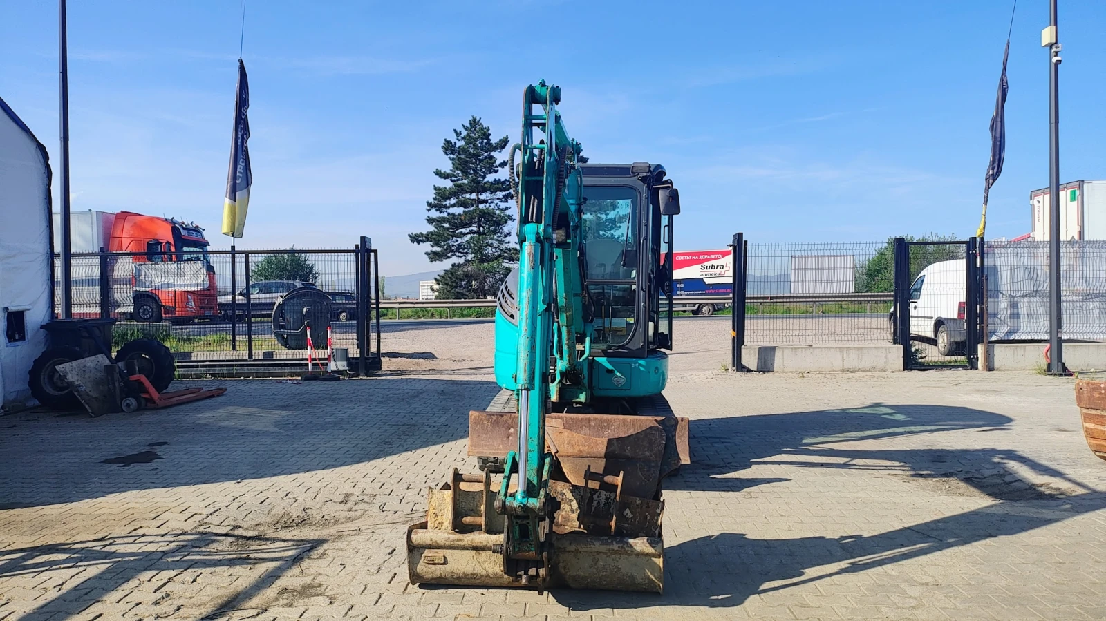 Багер Kobelco SK30SR-6E - изображение 2
