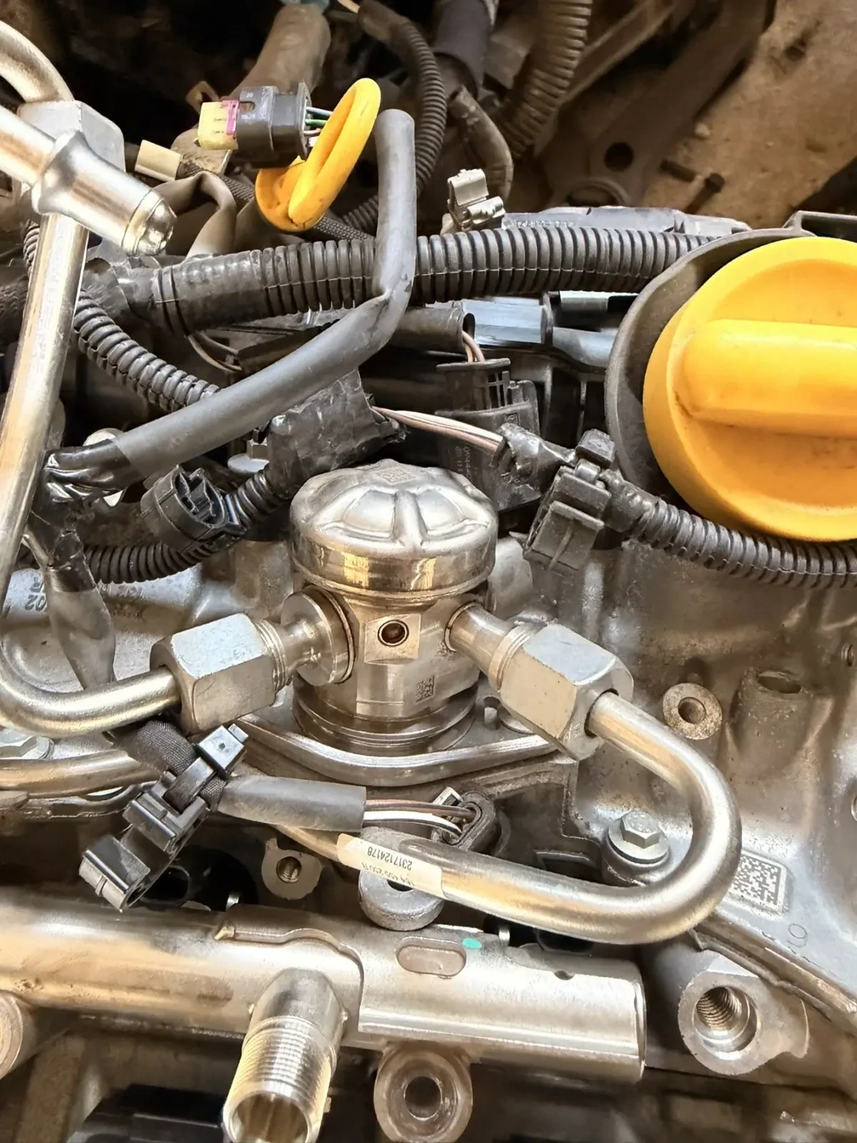 166303162R  Помпа високо налягане RENAULT NISSAN  Mercedes 1.3Tce A282070001