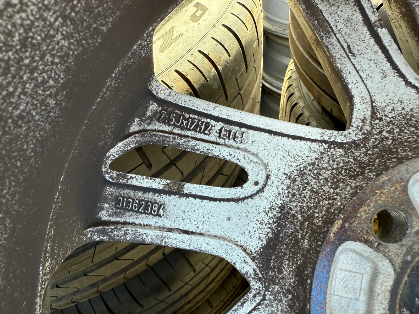    235/45R17  Volvo XC60 | Mobile.bg   4