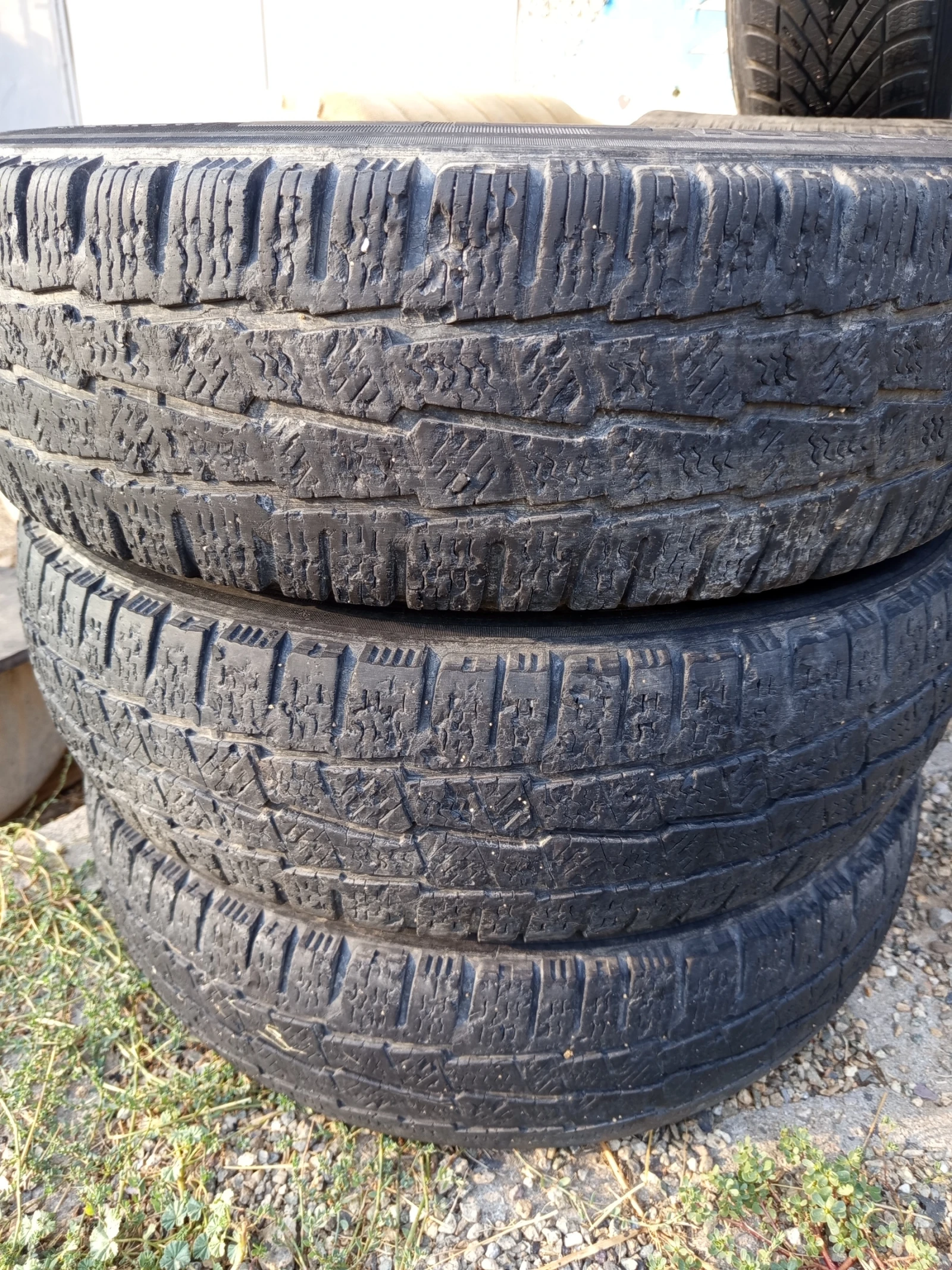 Гуми Всесезонни 195/75R16