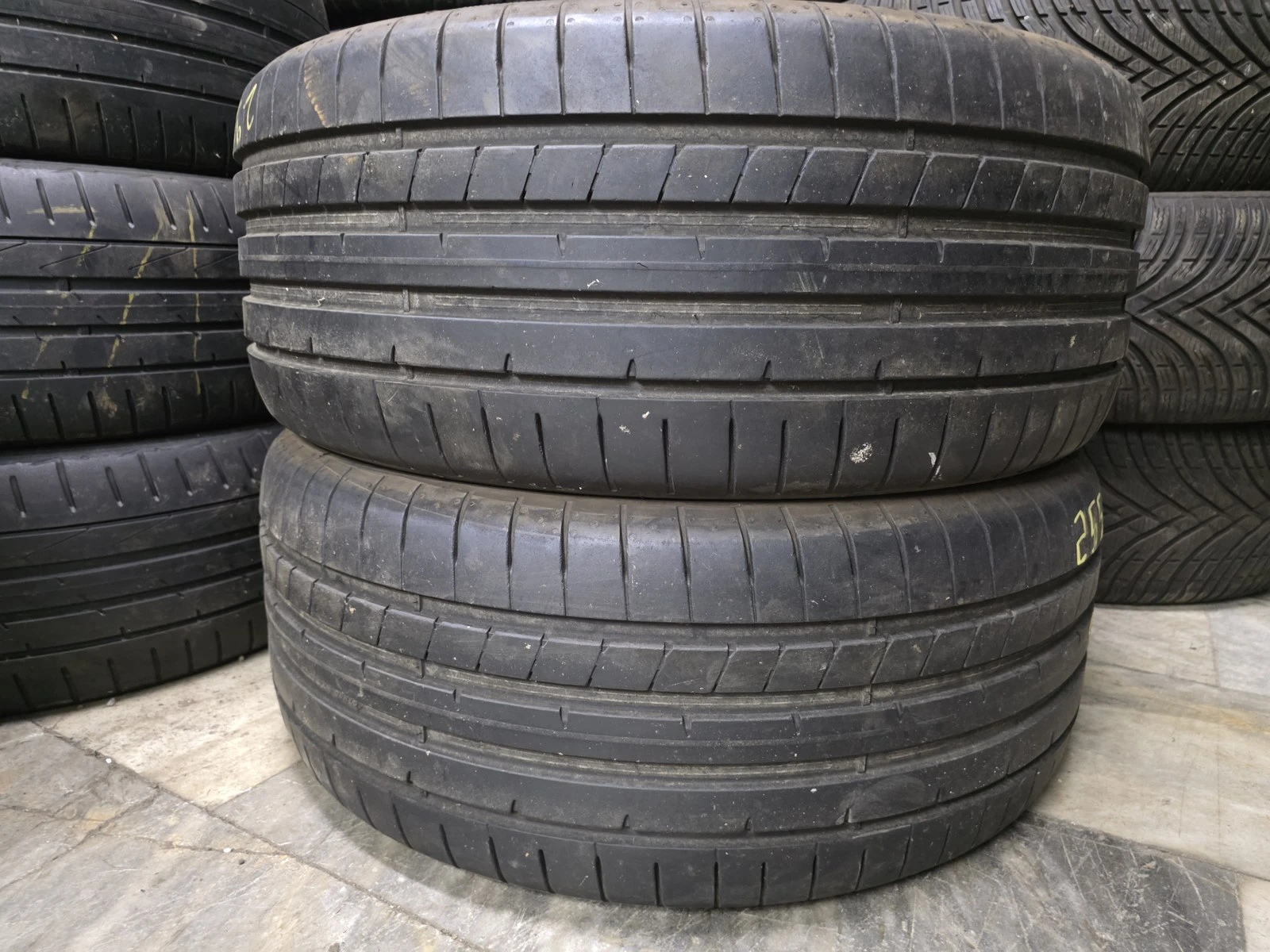 Гуми Летни 255/45R18, снимка 3 - Гуми и джанти - 56664470