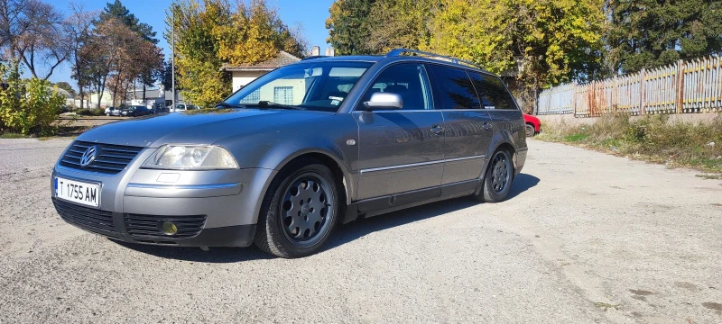 VW Passat 2.3 v5, снимка 2 - Автомобили и джипове - 47825940