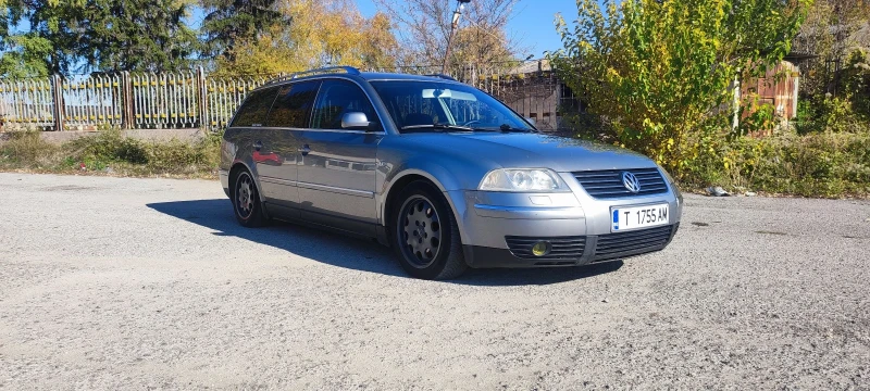 VW Passat 2.3 v5, снимка 1 - Автомобили и джипове - 47825940