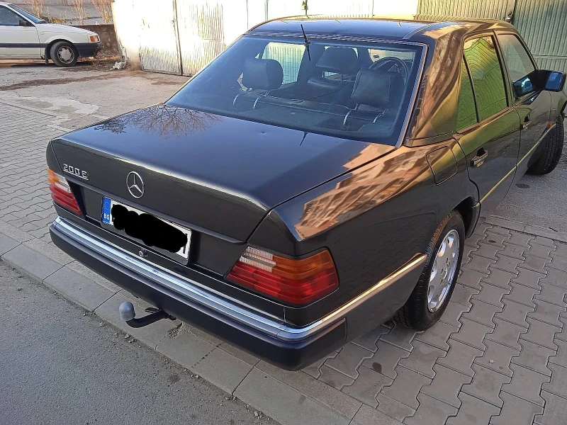 Mercedes-Benz 124 200E, снимка 2 - Автомобили и джипове - 48743477