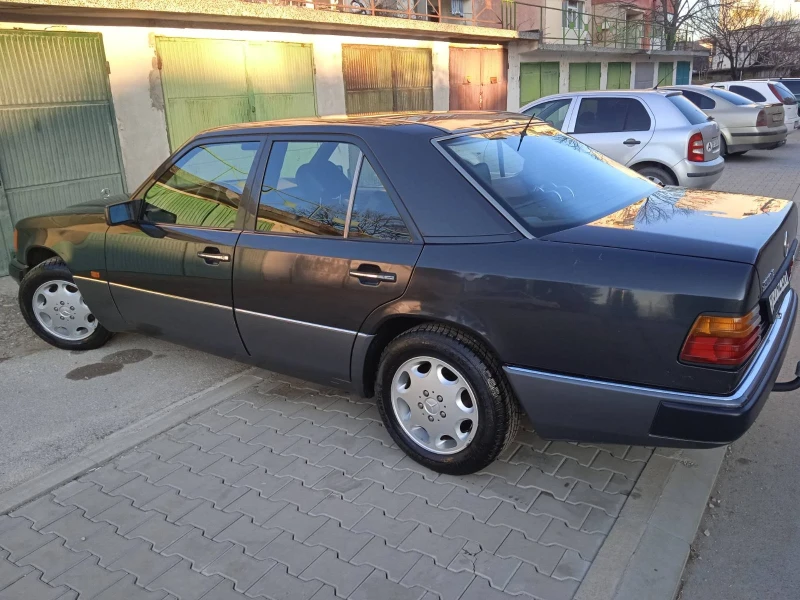 Mercedes-Benz 124 200E, снимка 4 - Автомобили и джипове - 48743477