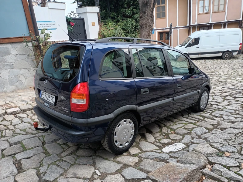 Opel Zafira 1.8 бензин перфектен , снимка 4 - Автомобили и джипове - 48787750