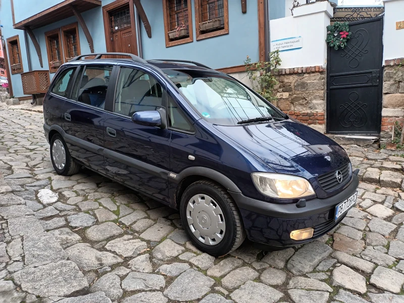 Opel Zafira 1.8 бензин перфектен , снимка 1 - Автомобили и джипове - 48787750