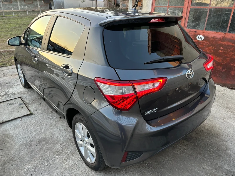 Toyota Yaris 1.5i FACE SWISS, снимка 3 - Автомобили и джипове - 49393603