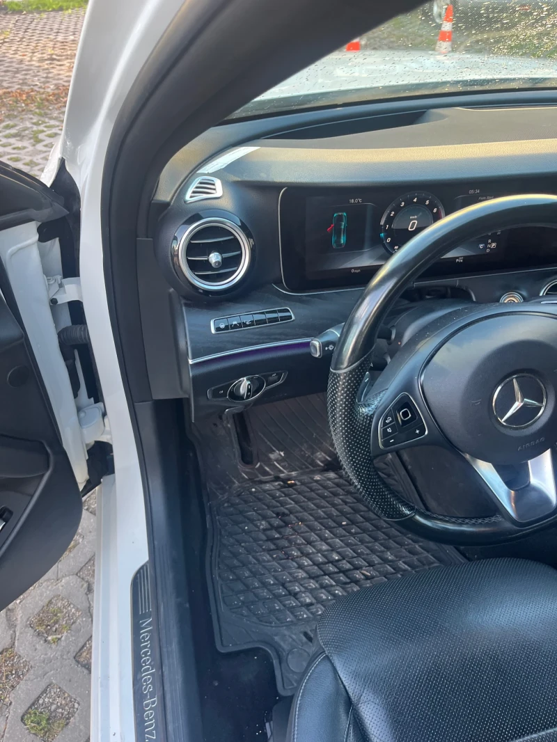 Mercedes-Benz E 400, снимка 9 - Автомобили и джипове - 49535011