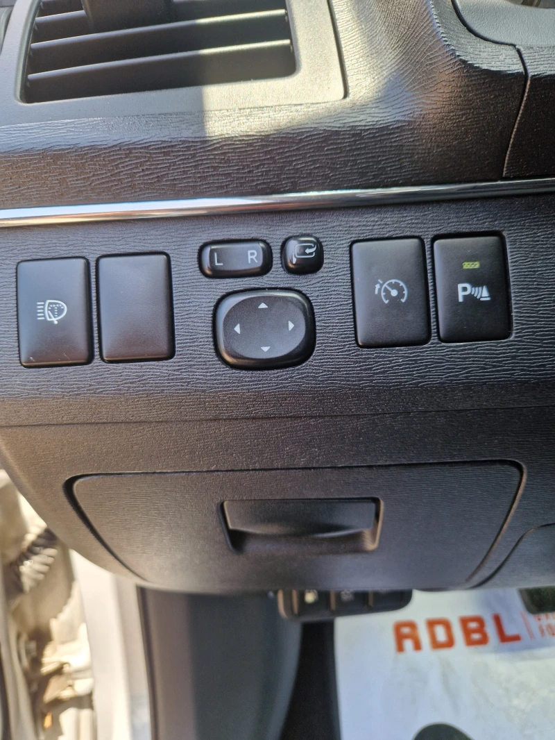 Toyota Avensis, снимка 10 - Автомобили и джипове - 52326390