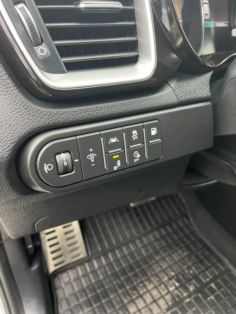 Kia Ceed GT Line 1.6 Plug-in hybrid, снимка 12 - Автомобили и джипове - 52693598