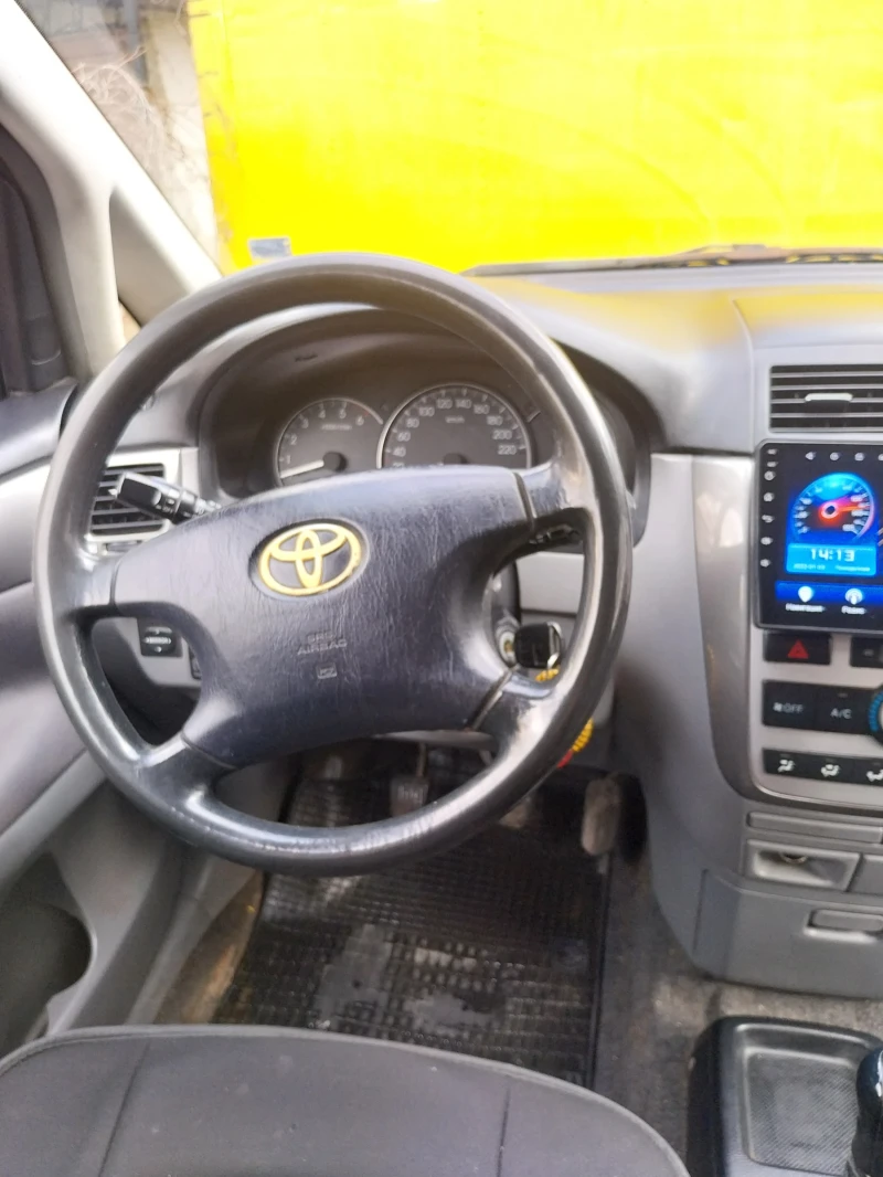 Toyota Avensis verso, снимка 6 - Автомобили и джипове - 53405462