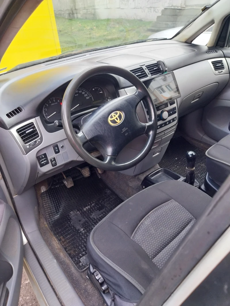 Toyota Avensis verso, снимка 4 - Автомобили и джипове - 53405462