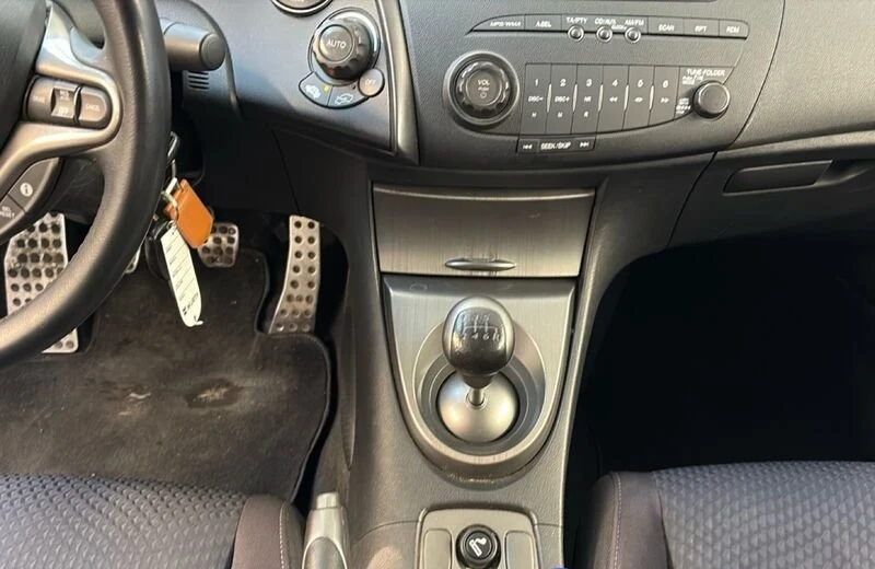 Honda Civic 1.4 i-vtec Elegance , снимка 13 - Автомобили и джипове - 54986302