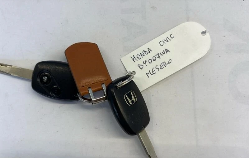 Honda Civic 1.4 i-vtec Elegance , снимка 12 - Автомобили и джипове - 54986302