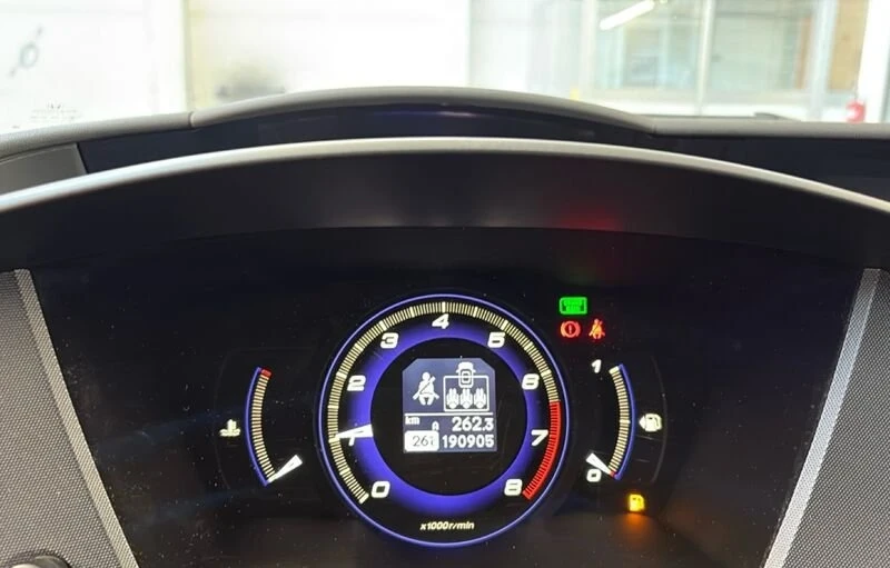 Honda Civic 1.4 i-vtec Elegance , снимка 16 - Автомобили и джипове - 54986302