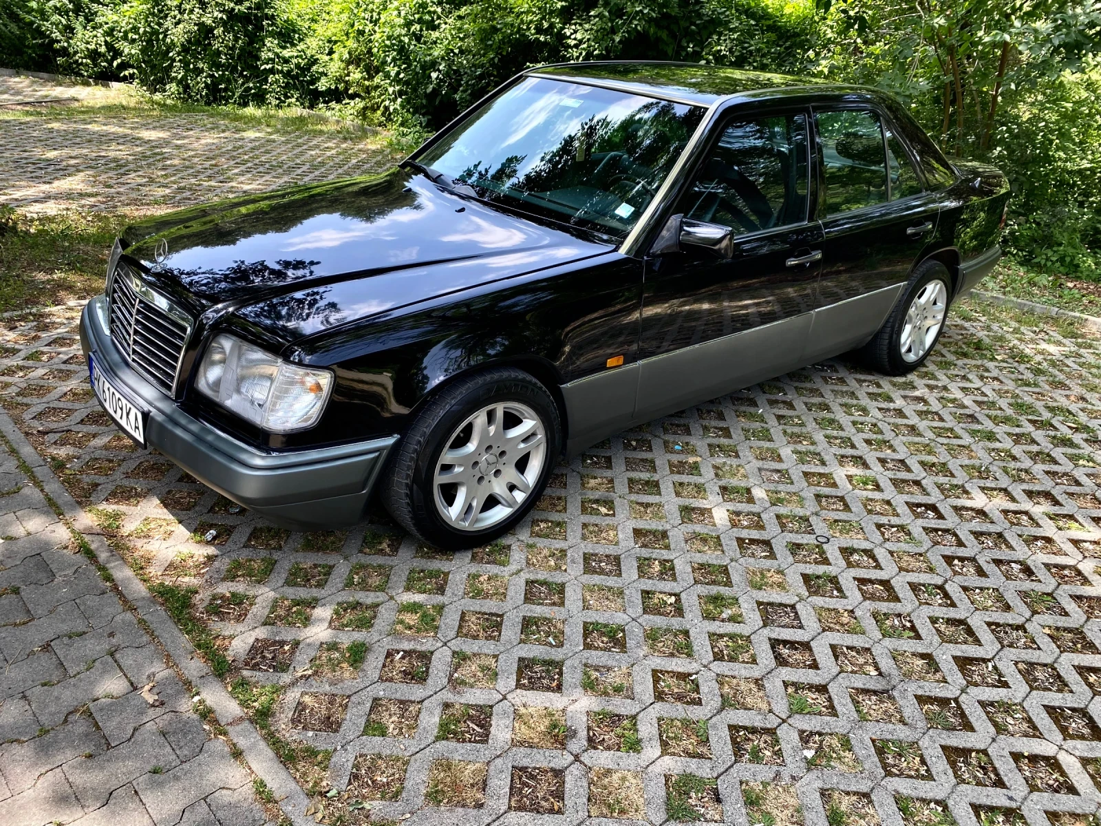 Mercedes-Benz 124 Е200 - изображение 2