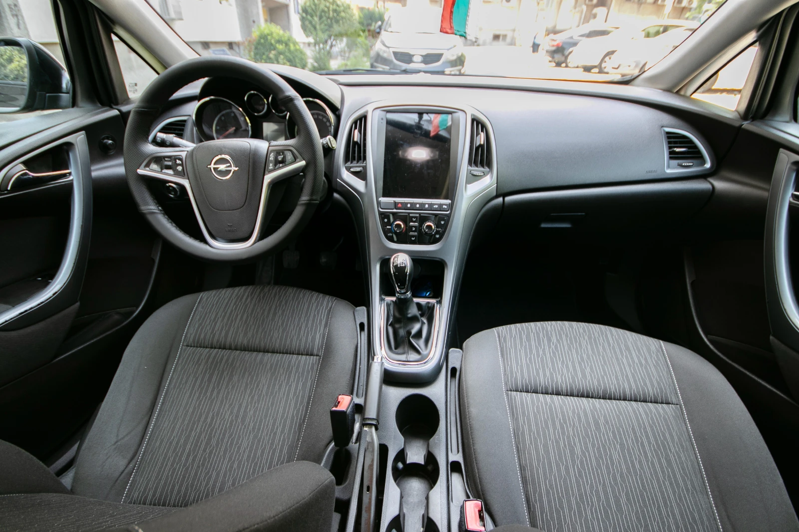 Opel Astra j sports tourer 1.7 cdti - изображение 9