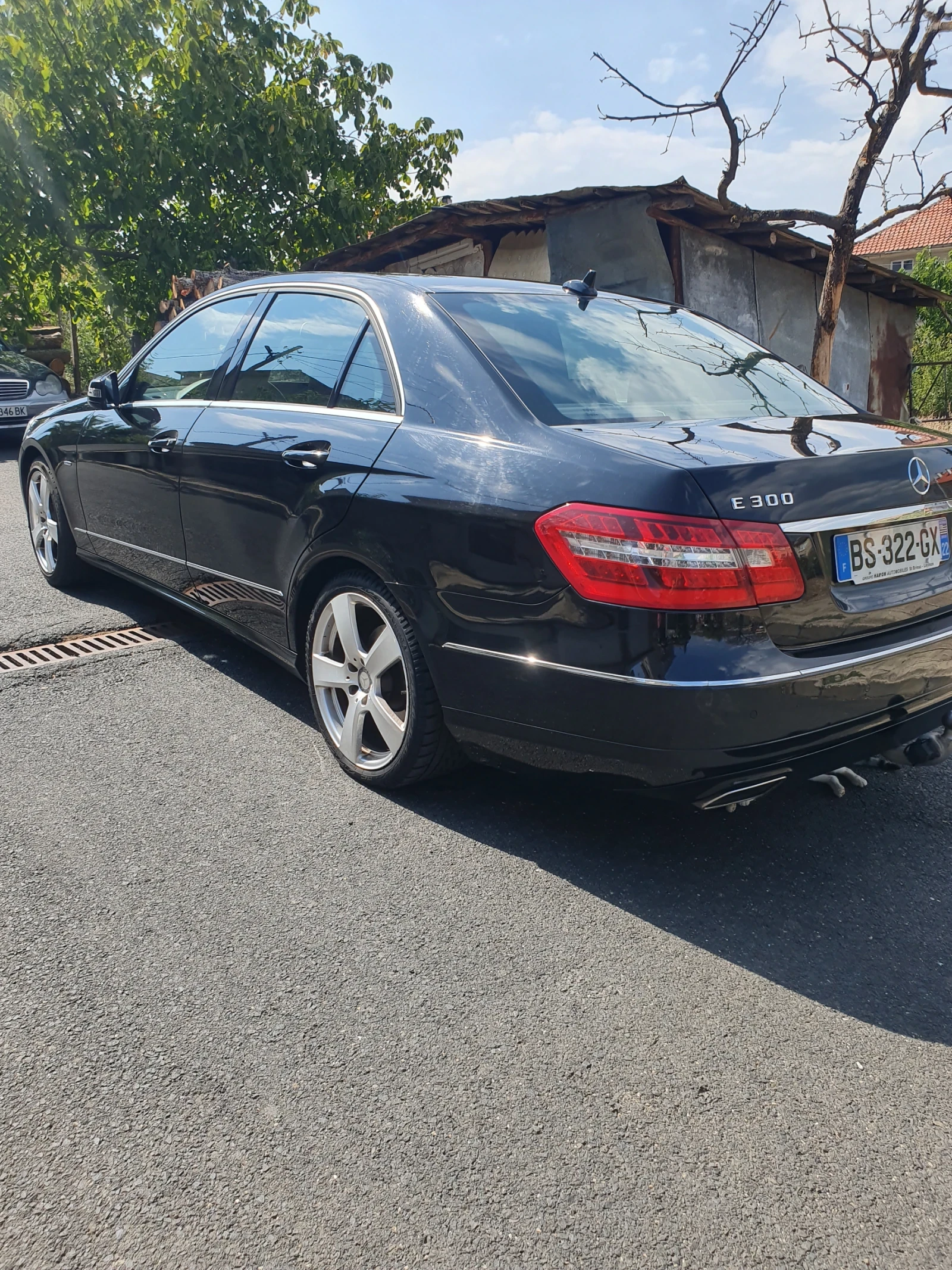 Mercedes-Benz E 300  - изображение 7
