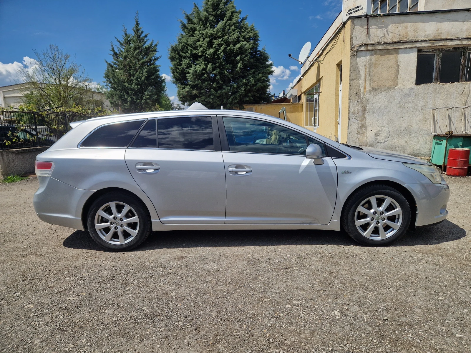Toyota Avensis Т27 - изображение 4