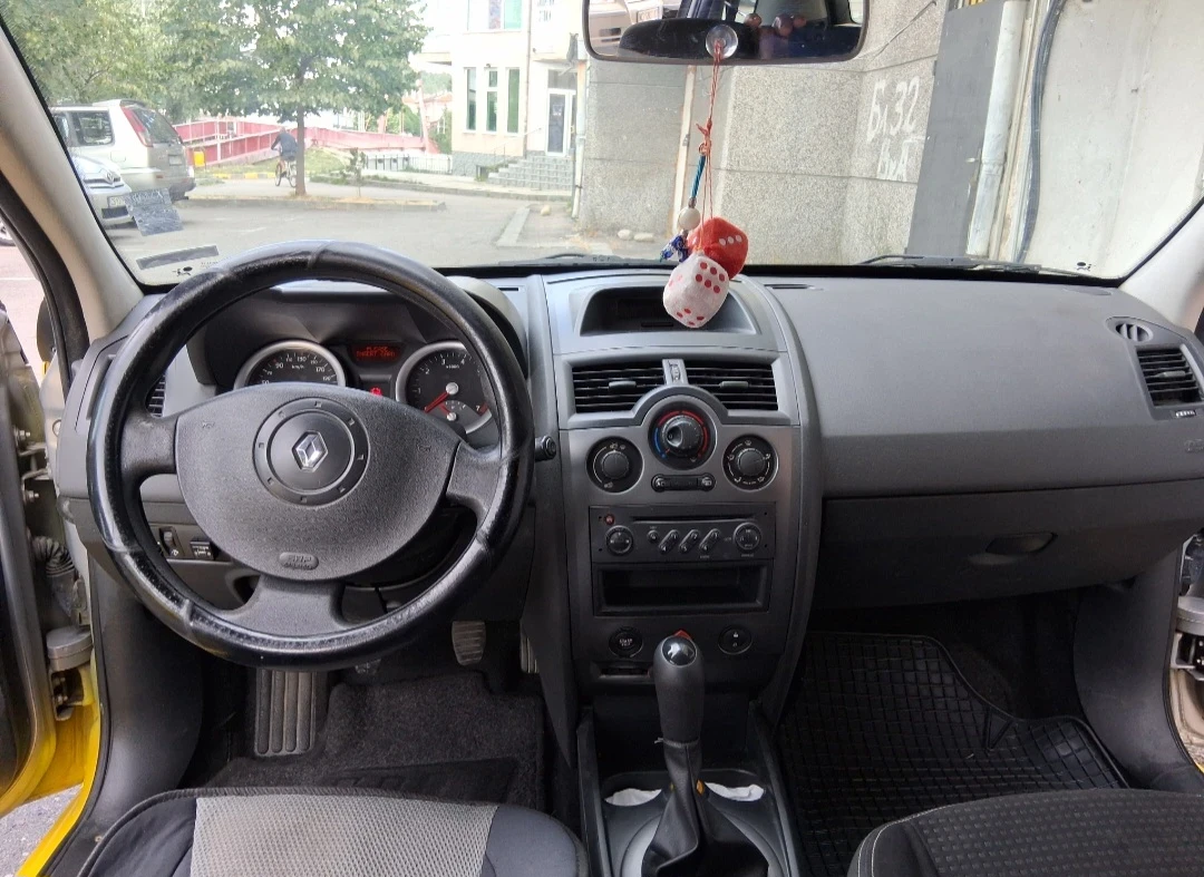 Renault Megane 1, 6i Комби - изображение 10