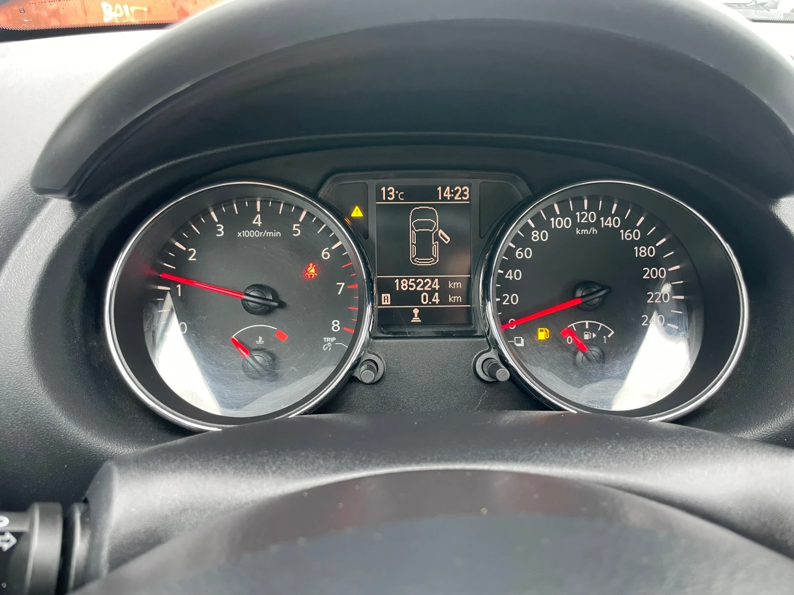 Nissan Qashqai 1.6 бензин газ , снимка 13 - Автомобили и джипове - 53651714