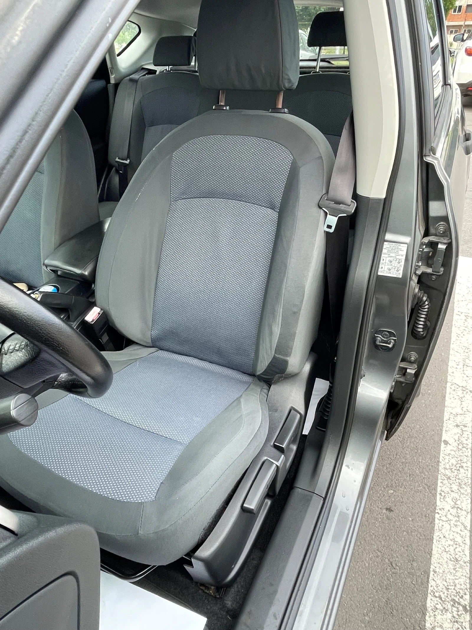 Nissan Qashqai 1.6  газ  навигация , снимка 7 - Автомобили и джипове - 53651714
