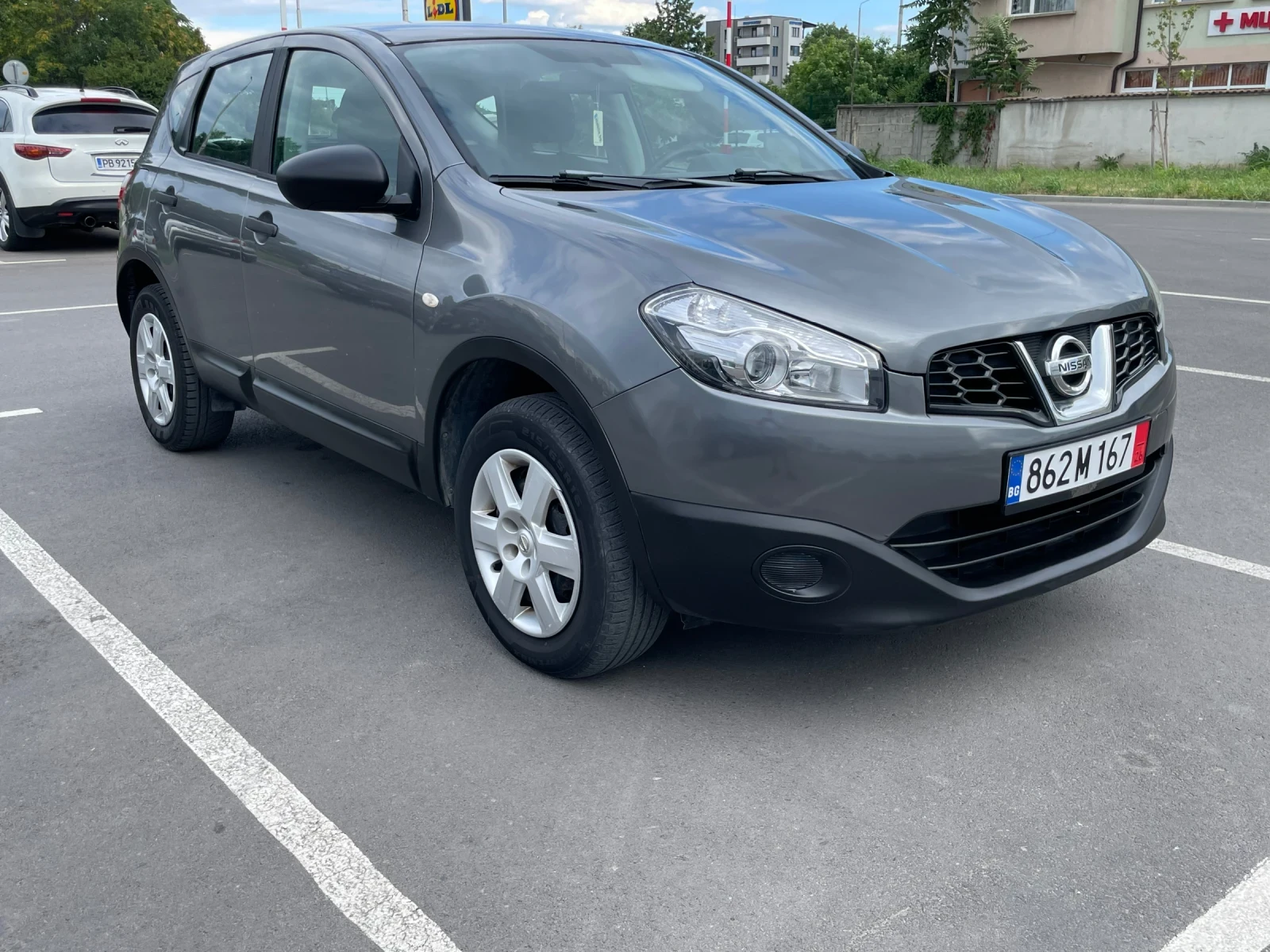 Nissan Qashqai 1.6  газ  навигация , снимка 3 - Автомобили и джипове - 53651714