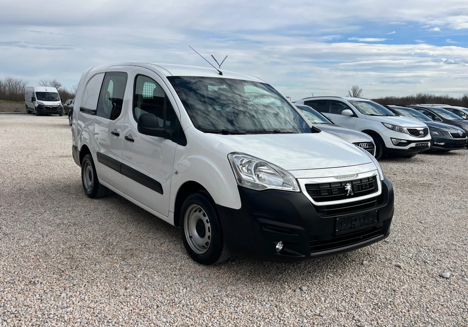 Peugeot Partner MAXI* 1.6HDI* 99k.c* ITALY | Mobile.bg � ����������� 2