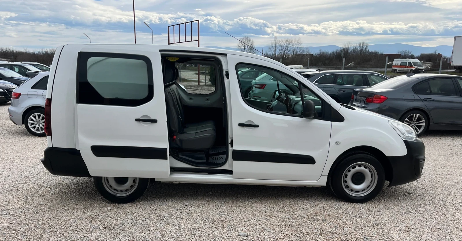 Peugeot Partner MAXI* 1.6HDI* 99k.c* ITALY | Mobile.bg � ����������� 5