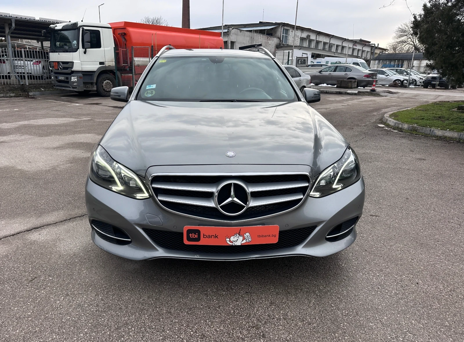 Mercedes-Benz E 250 2.2CDI - 4-Matic - РЕАЛНИ КИЛОМЕТРИ, снимка 2 - Автомобили и джипове - 53721087