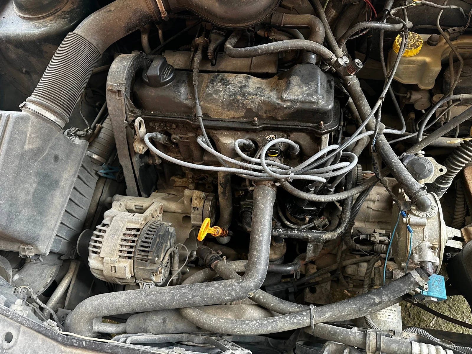 VW Golf 1.8, снимка 6 - Автомобили и джипове - 54385301