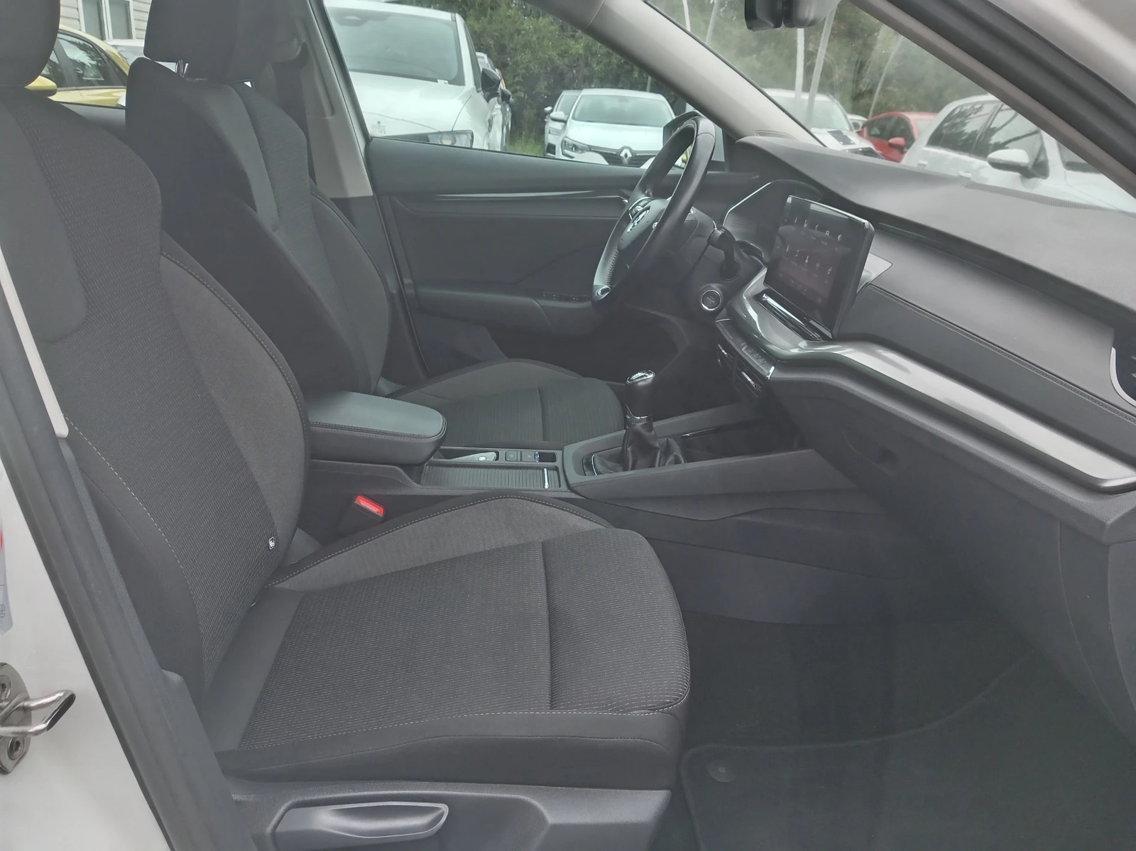 Skoda Octavia 2.0TDI, снимка 8 - Автомобили и джипове - 54477567