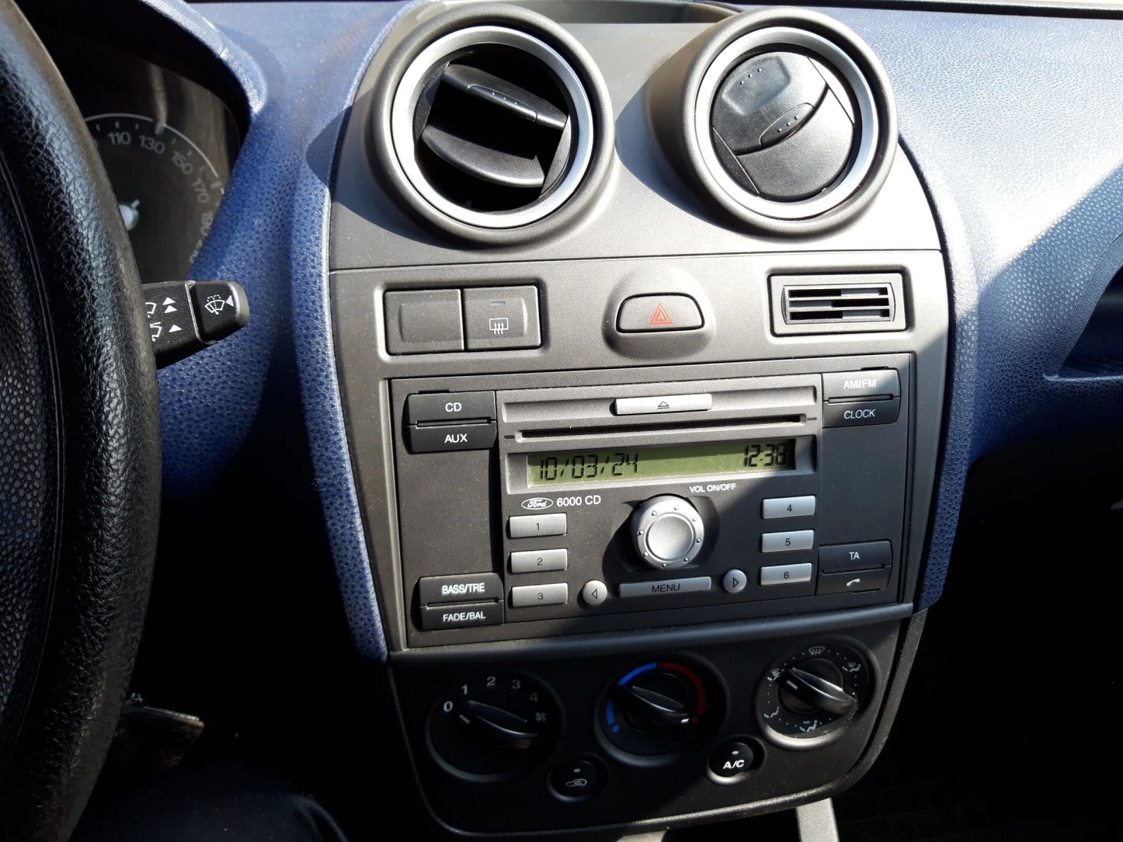 Ford Fiesta 1.3, снимка 2 - Автомобили и джипове - 54503279