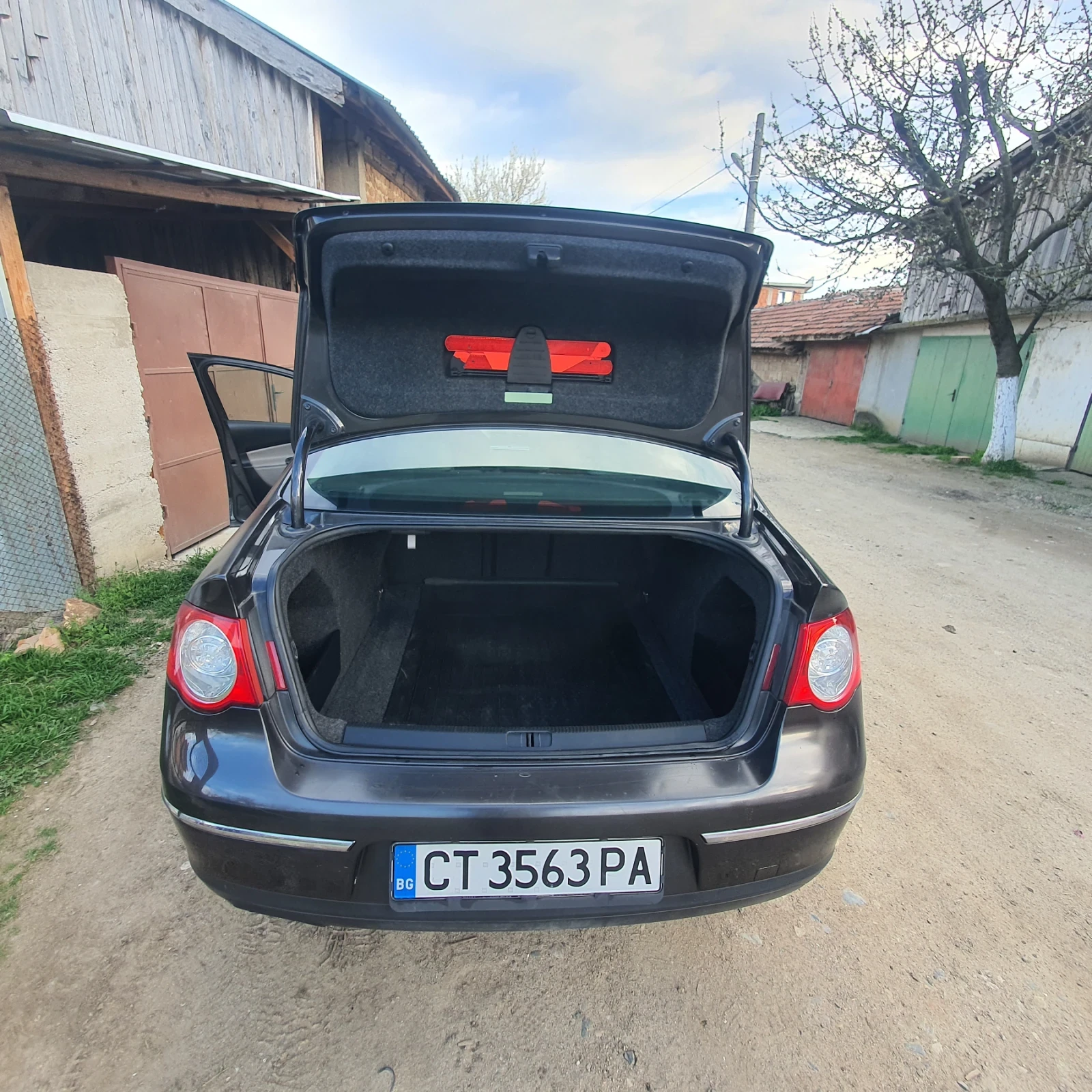 VW Passat B6, снимка 2 - Автомобили и джипове - 54839586