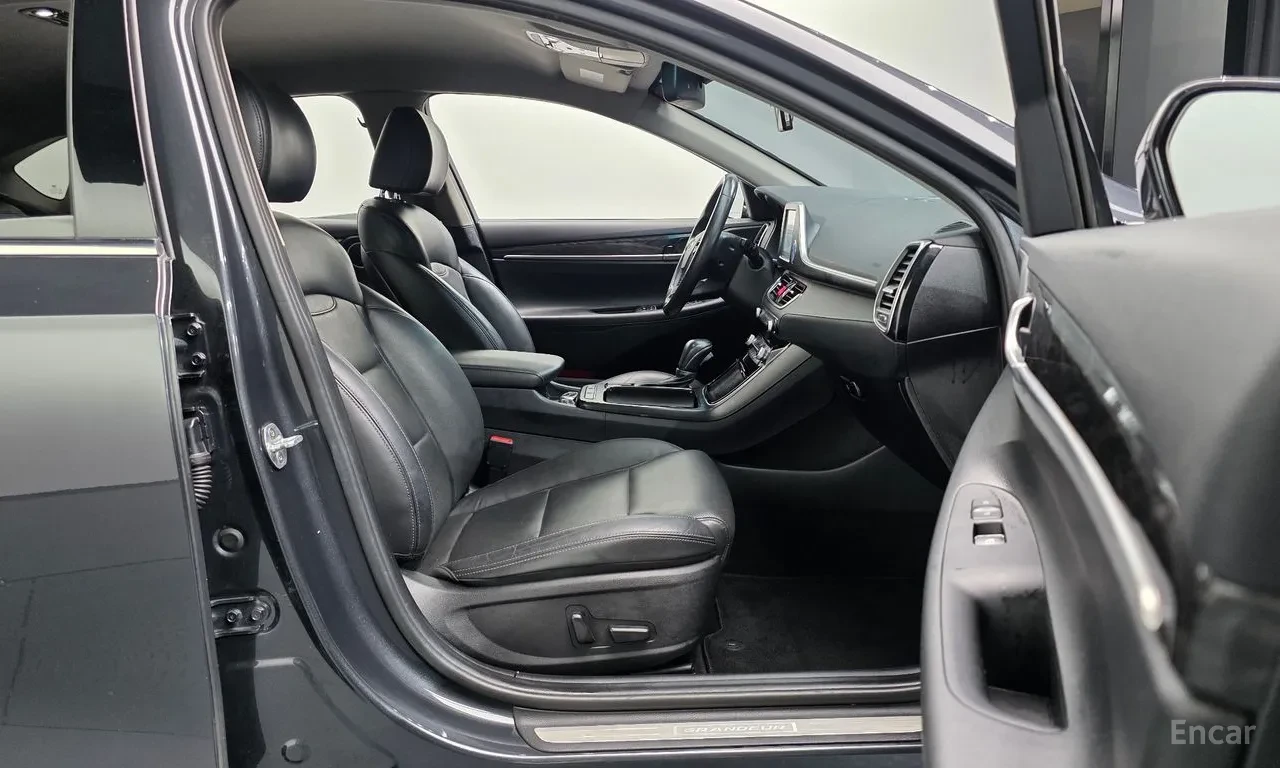 Hyundai Grandeur 2.4 Premium | Кожа | Подгрев/Обдухване | , снимка 11 - Автомобили и джипове - 55032930