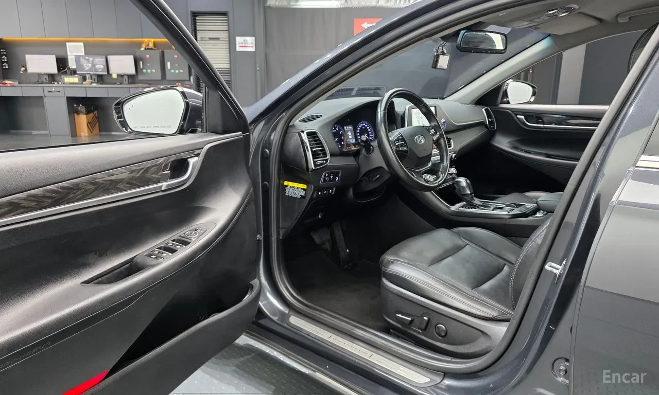 Hyundai Grandeur 2.4 Premium | Кожа | Подгрев/Обдухване | , снимка 10 - Автомобили и джипове - 55032930