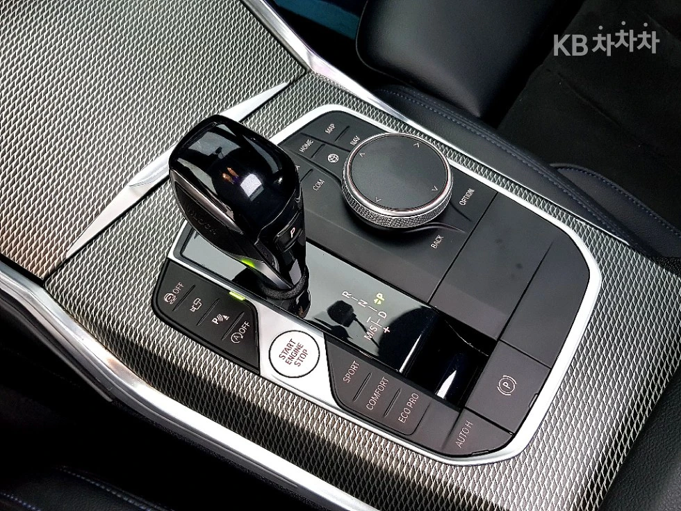 BMW 320 M SPORT + HEAD UP/360/PANO/FULL, снимка 11 - Автомобили и джипове - 55393423