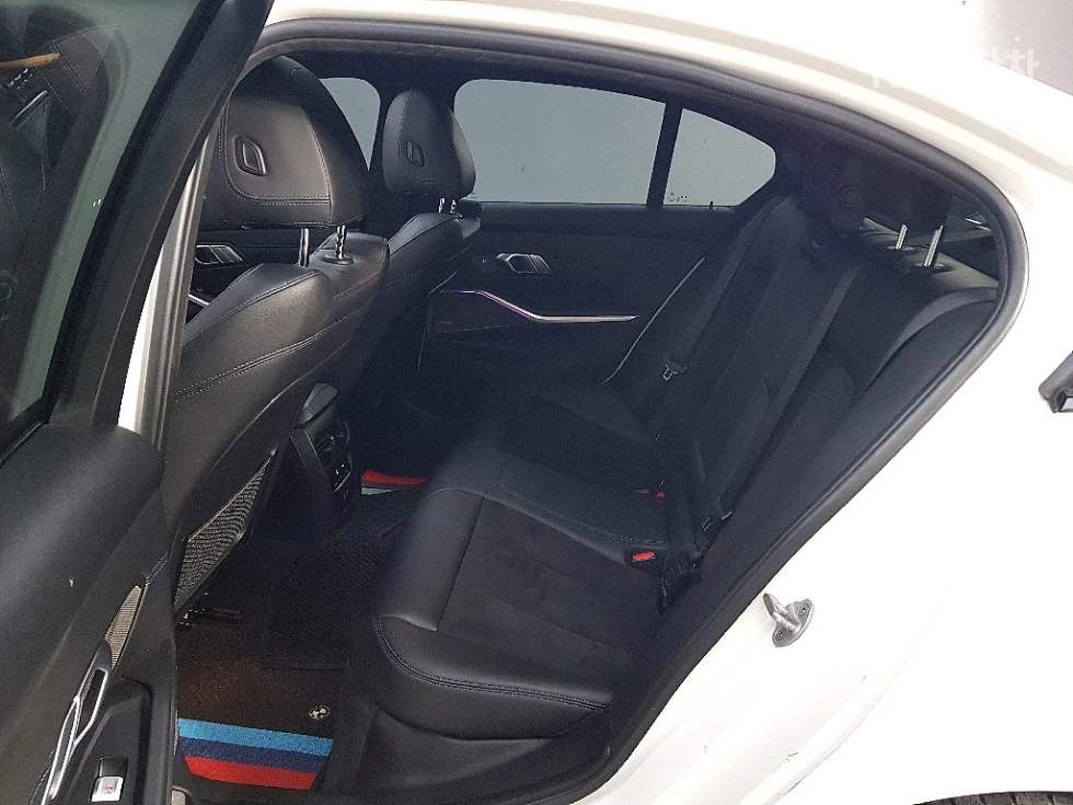 BMW 320 M SPORT + HEAD UP/360/PANO/FULL, снимка 9 - Автомобили и джипове - 55393423