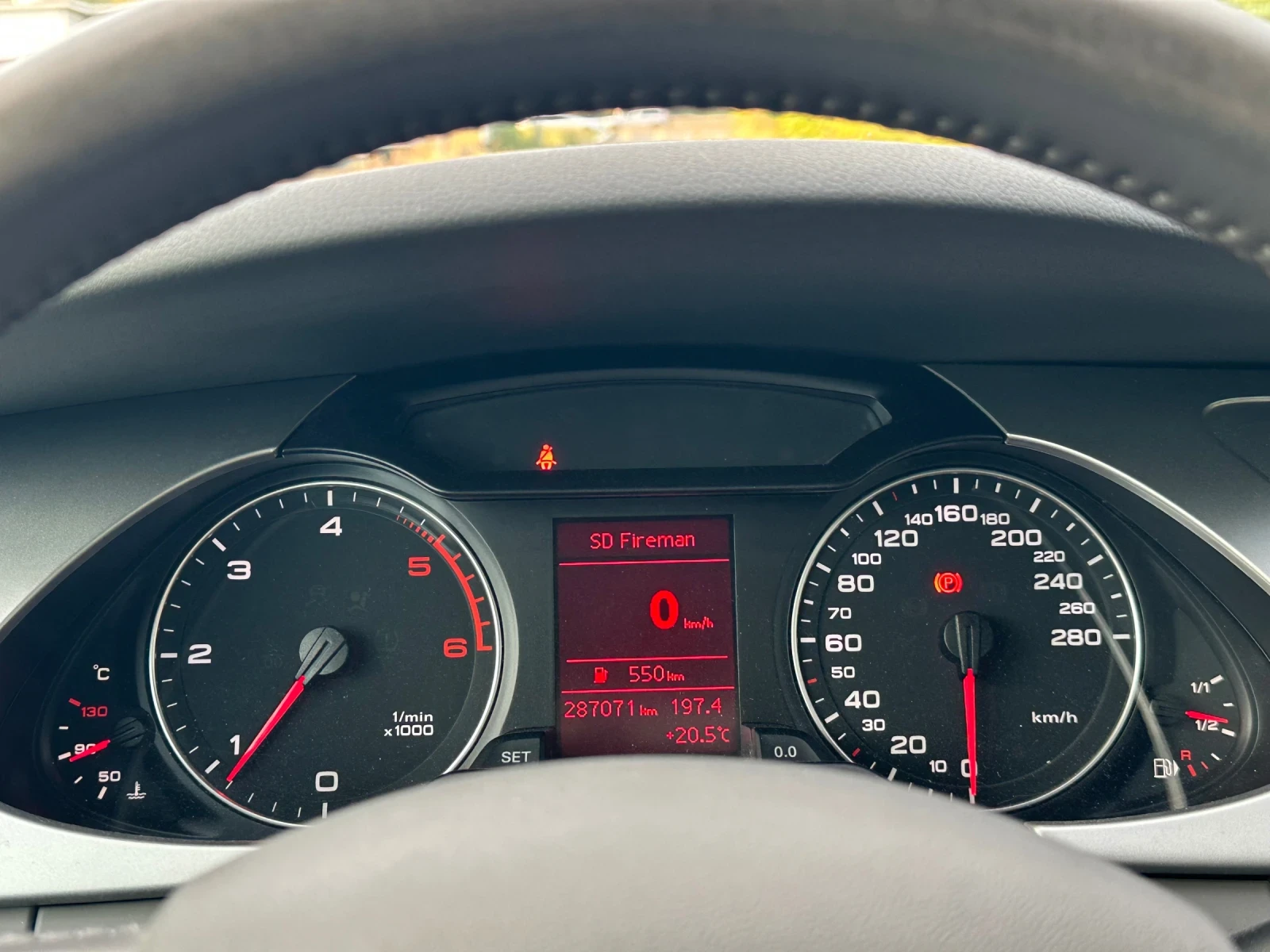 Audi A4 2.0 TDI, снимка 10 - Автомобили и джипове - 56616882