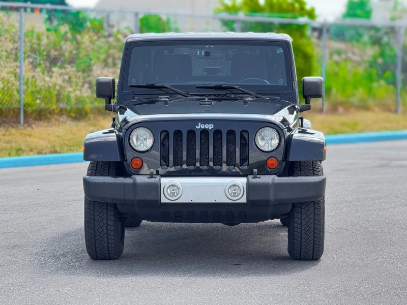 Jeep Wrangler * UNLIMITED SAHARA* CARFAX* 