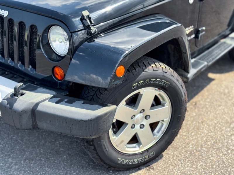Jeep Wrangler * UNLIMITED SAHARA* CARFAX* , снимка 3 - Автомобили и джипове - 53029229