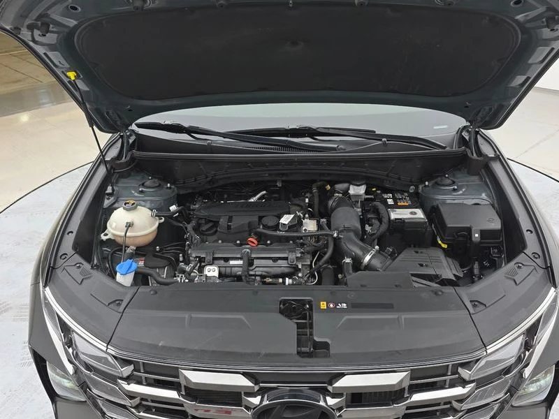 Hyundai Tucson 1.6 Automatic, снимка 17 - Автомобили и джипове - 55658684