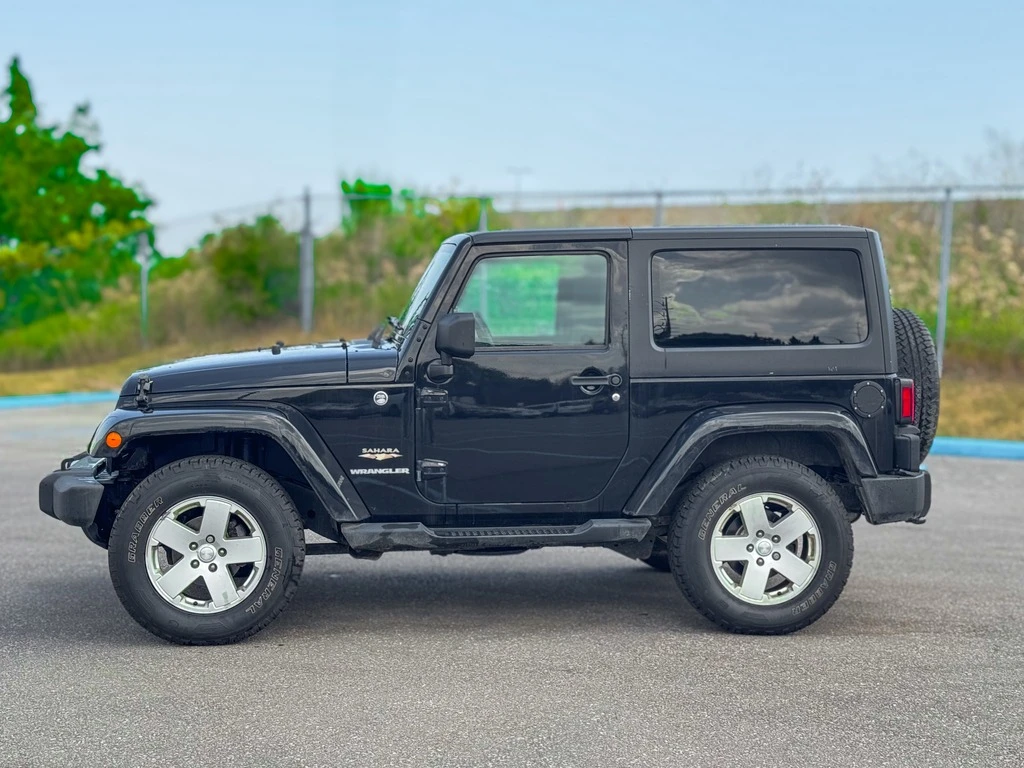 Jeep Wrangler * UNLIMITED SAHARA* CARFAX*  - изображение 6