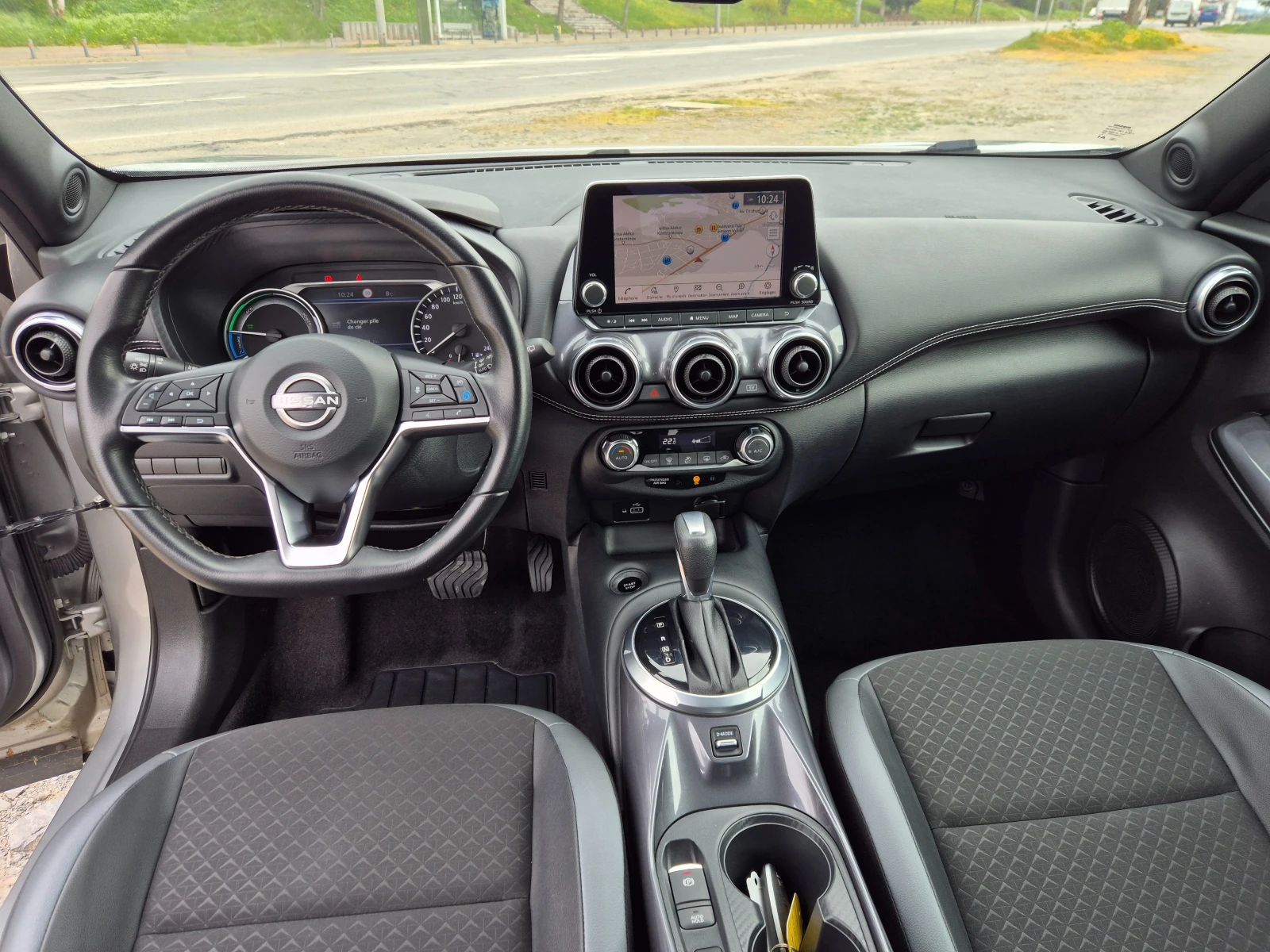 Nissan Juke 1.6i Hybrid, снимка 14 - Автомобили и джипове - 54192697