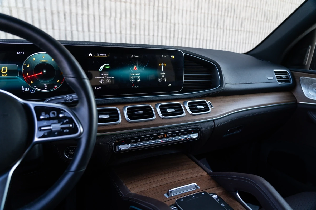 Mercedes-Benz GLE 350 Cavansite Blue on brown leather with woоd * CARFAX, снимка 13 - Автомобили и джипове - 54767711